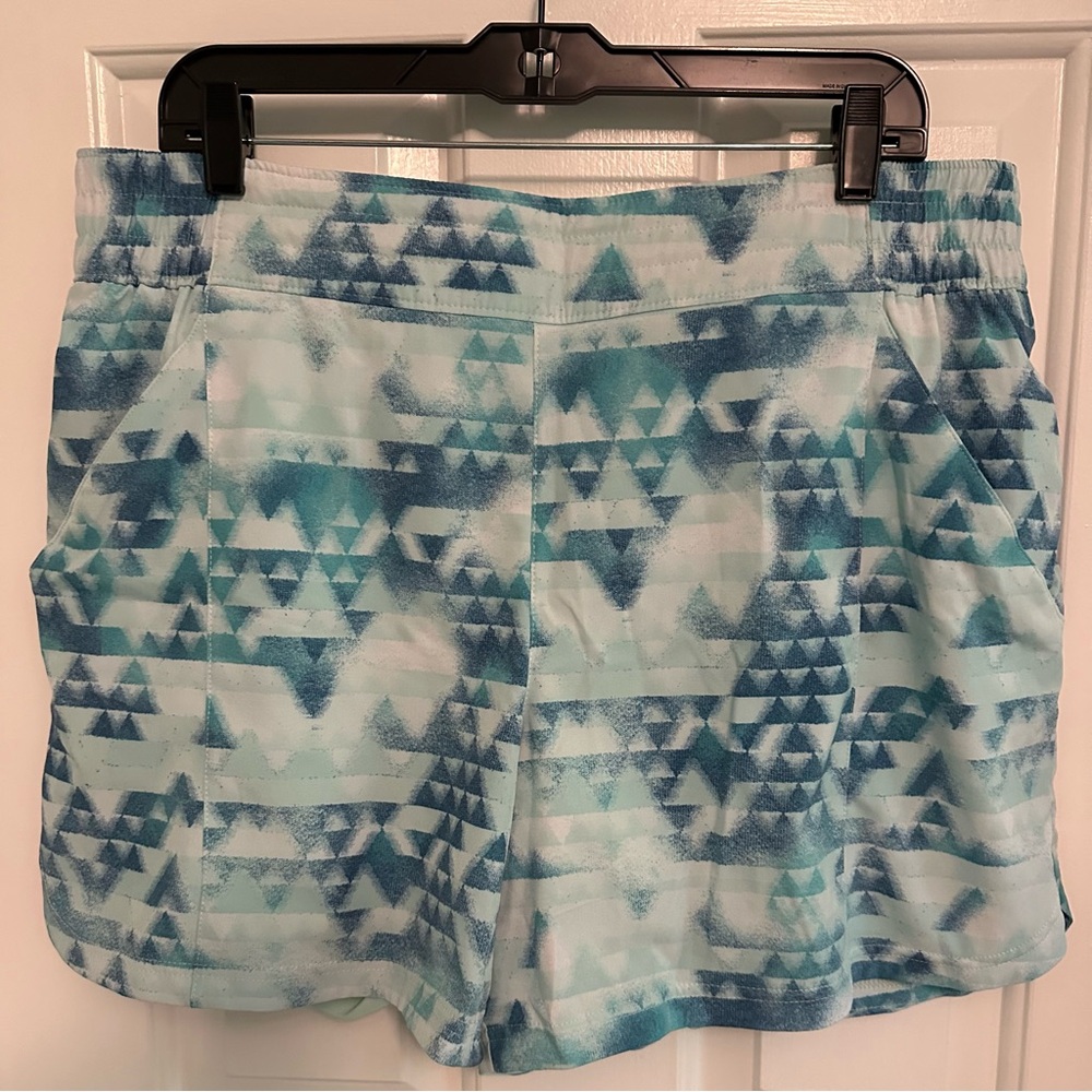 Columbia Blue and White Athletic Shorts Geometric Pattern, Size XL